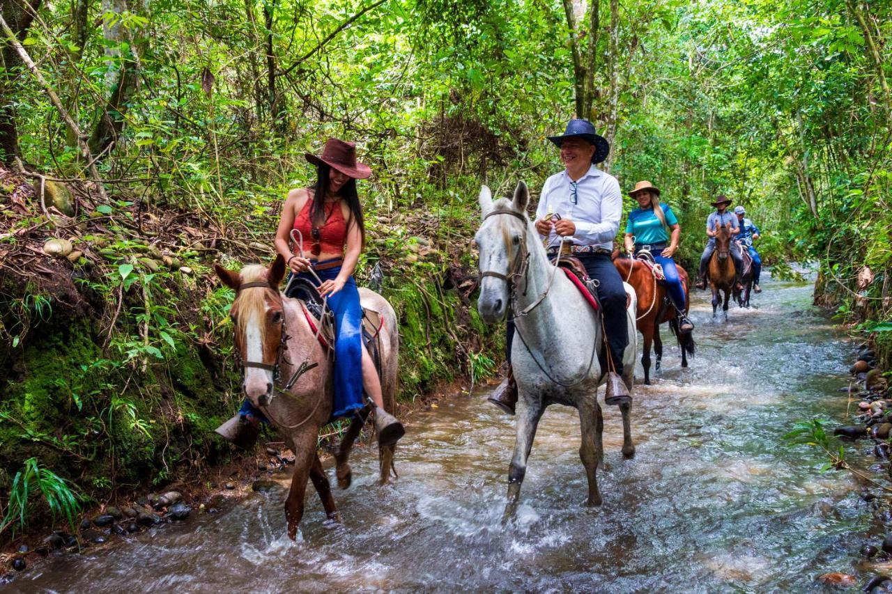 Hotel Campestre La Potra Apiay ภายนอก รูปภาพ