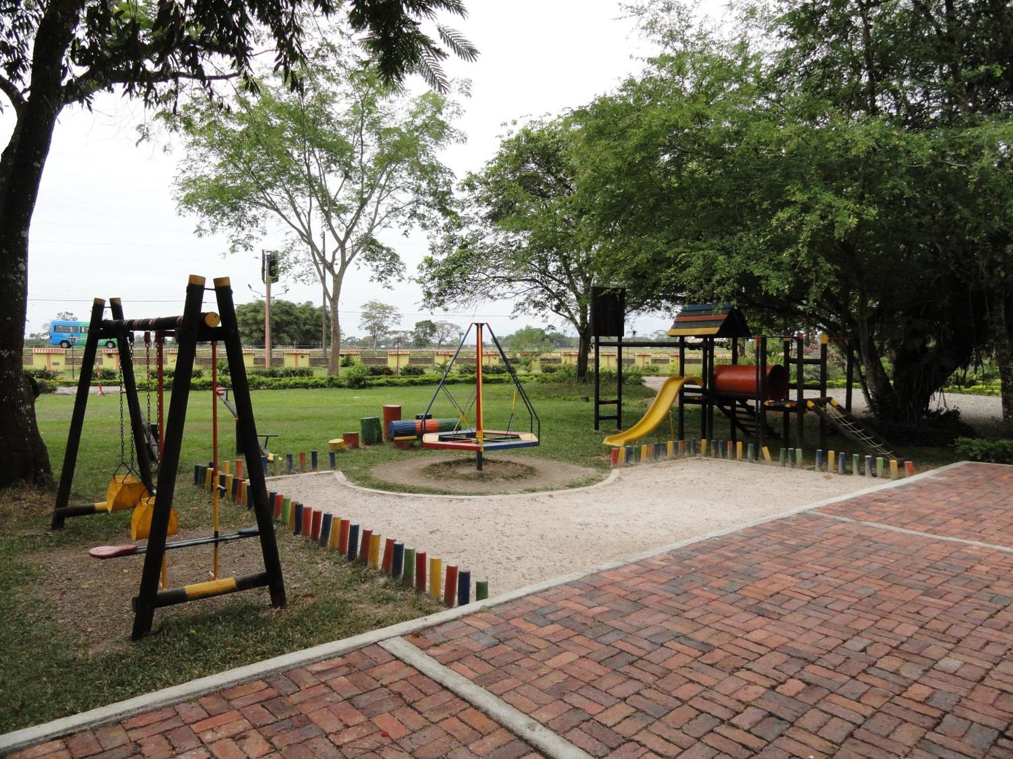 Hotel Campestre La Potra Apiay ภายนอก รูปภาพ
